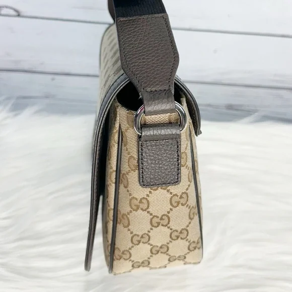 👜 Gucci GG Canvas Messenger Crossbody Bag - Picture 5 of 14